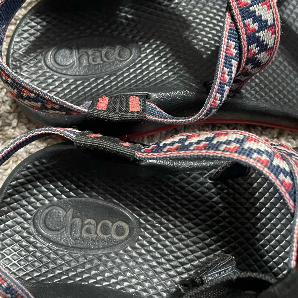 Chaco sandals Girls Size 4 Z/Cloud Aztec Pattern‎ Outdoor Hiking Athletic shoes